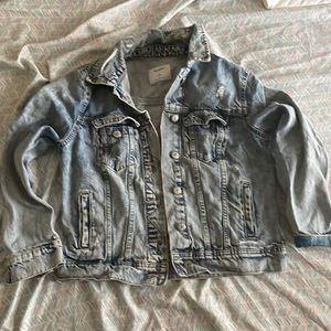 Cute Petite Old Navy Jean Jacket!! Nice for Spring time!!!